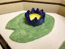lilypad & flower slab and pinch pot clay art lesson lilypad & flower slab and pinch pot clay art lesson