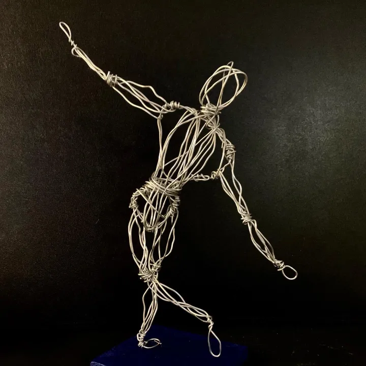 wire figure sculpture